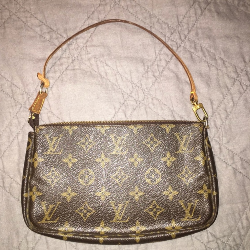 Louis Vuitton pochette